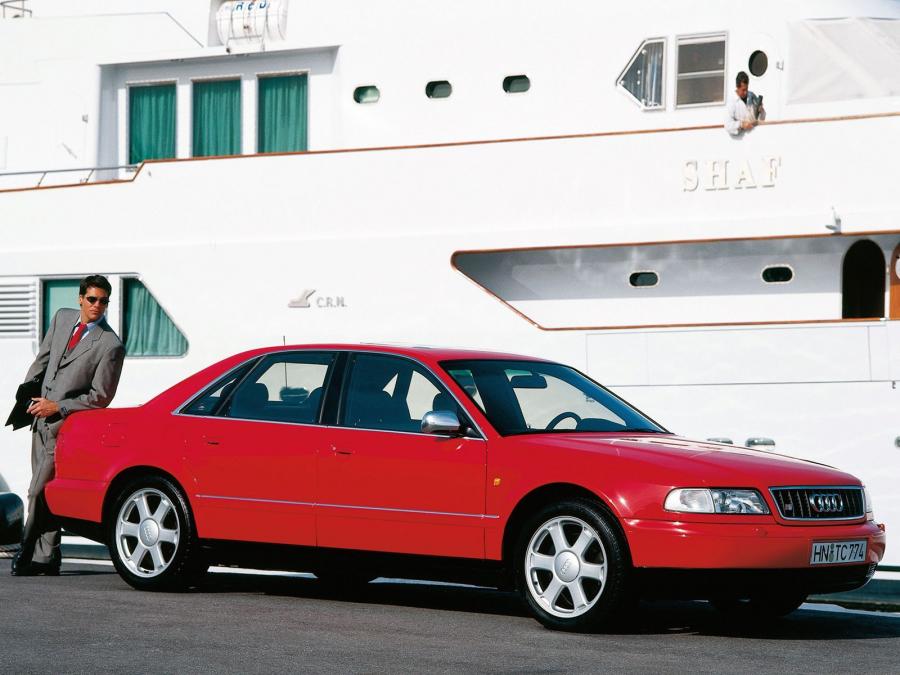  Audi S8 (D2) 1996 года  (фото 5 из 14)